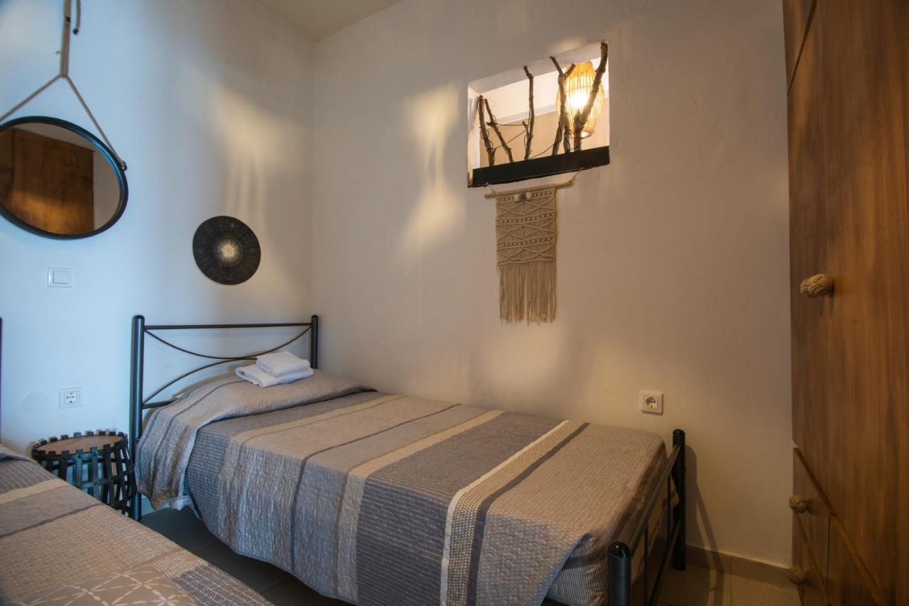 איסטרו Chrisambelos Apartments מראה חיצוני תמונה