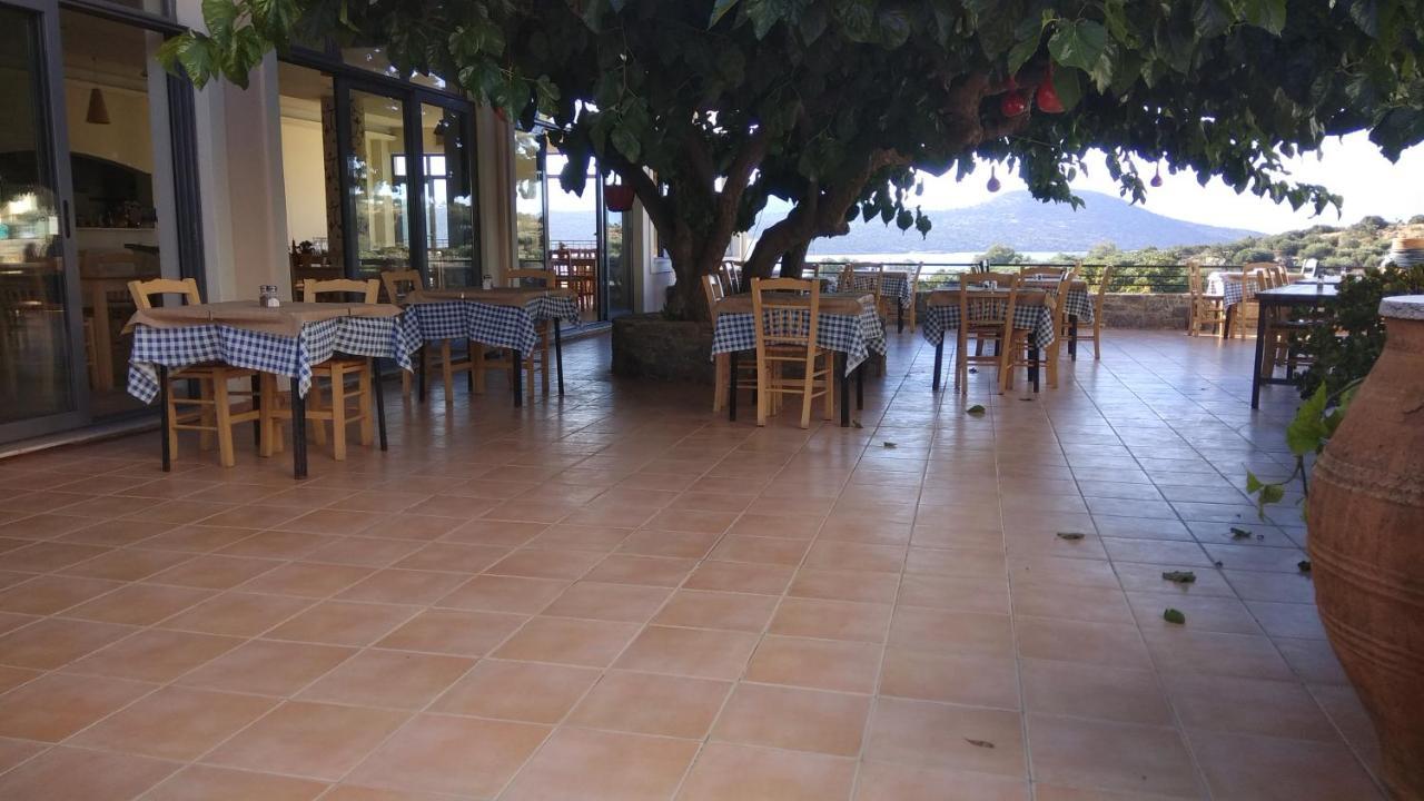איסטרו Chrisambelos Apartments מראה חיצוני תמונה